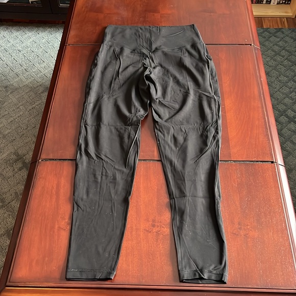 Aerie black leggings with pockets size large - Picture 4 of 5